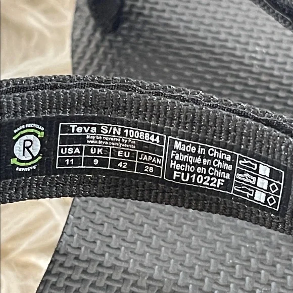 TEVA Flatform Universal Sandal Strappy Velcro Black Size 11 NEW - Picture 12 of 16